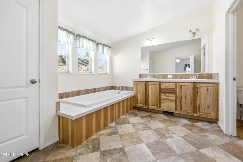 1260 Goldstone, Reno, Nevada 89508, 4 Bedrooms Bedrooms, ,3 BathroomsBathrooms,Residential,Residential,Goldstone,0,260009208