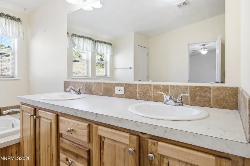 1260 Goldstone, Reno, Nevada 89508, 4 Bedrooms Bedrooms, ,3 BathroomsBathrooms,Residential,Residential,Goldstone,0,260009208