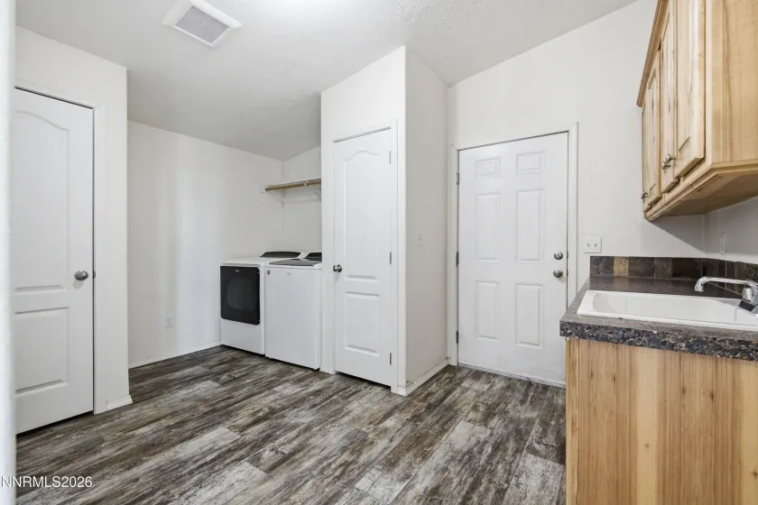 1260 Goldstone, Reno, Nevada 89508, 4 Bedrooms Bedrooms, ,3 BathroomsBathrooms,Residential,Residential,Goldstone,0,260009208