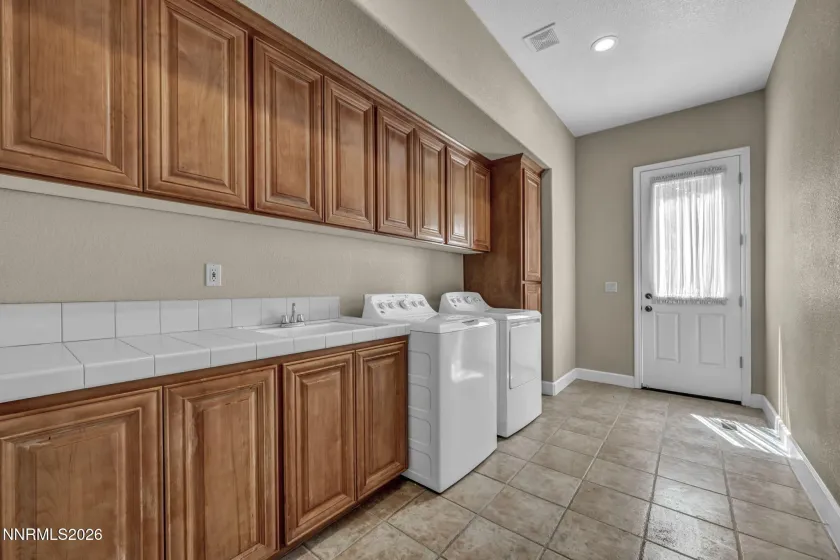 2945 Granite Pointe, Reno, Nevada 89511, 4 Bedrooms Bedrooms, ,3 BathroomsBathrooms,Residential,Residential,Granite Pointe,0,260009210