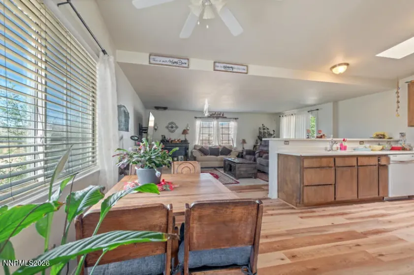 561 Yellow Jacket, Dayton, Nevada 89403, 3 Bedrooms Bedrooms, ,2 BathroomsBathrooms,Residential,Residential,Yellow Jacket,0,260009242