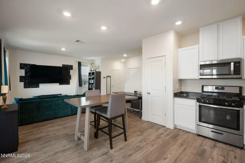 8855 Sky Wind, Reno, Nevada 89506, 3 Bedrooms Bedrooms, ,3 BathroomsBathrooms,Residential,Residential,Sky Wind,0,260009253