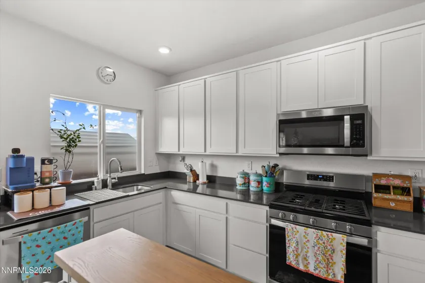 1868 Amazonite, Sparks, Nevada 89436, 4 Bedrooms Bedrooms, ,3 BathroomsBathrooms,Residential,Residential,Amazonite,0,260005626