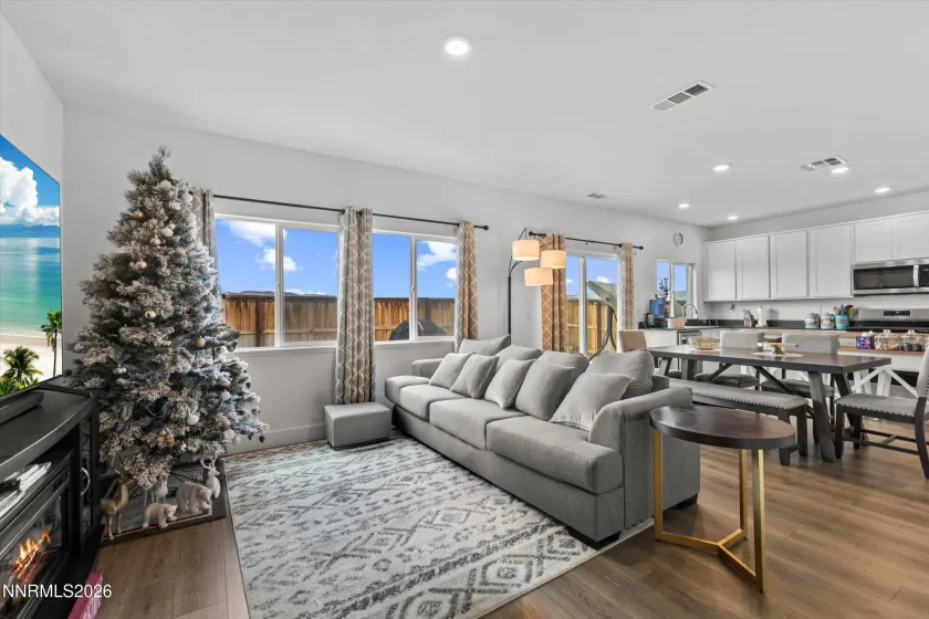 1868 Amazonite, Sparks, Nevada 89436, 4 Bedrooms Bedrooms, ,3 BathroomsBathrooms,Residential,Residential,Amazonite,0,260005626