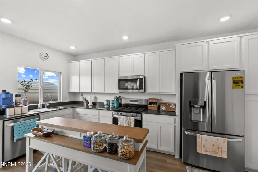1868 Amazonite, Sparks, Nevada 89436, 4 Bedrooms Bedrooms, ,3 BathroomsBathrooms,Residential,Residential,Amazonite,0,260005626