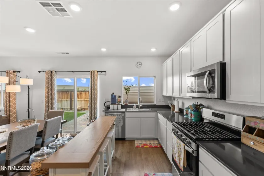 1868 Amazonite, Sparks, Nevada 89436, 4 Bedrooms Bedrooms, ,3 BathroomsBathrooms,Residential,Residential,Amazonite,0,260005626