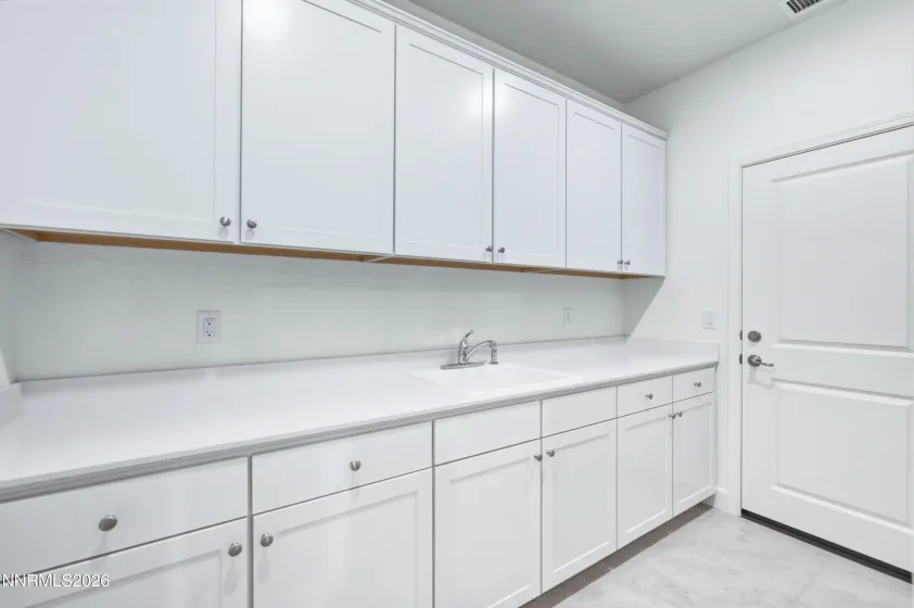 6752 Pilot Peak, Sparks, Nevada 89436, 4 Bedrooms Bedrooms, ,3 BathroomsBathrooms,Residential,Residential,Pilot Peak,0,260009264