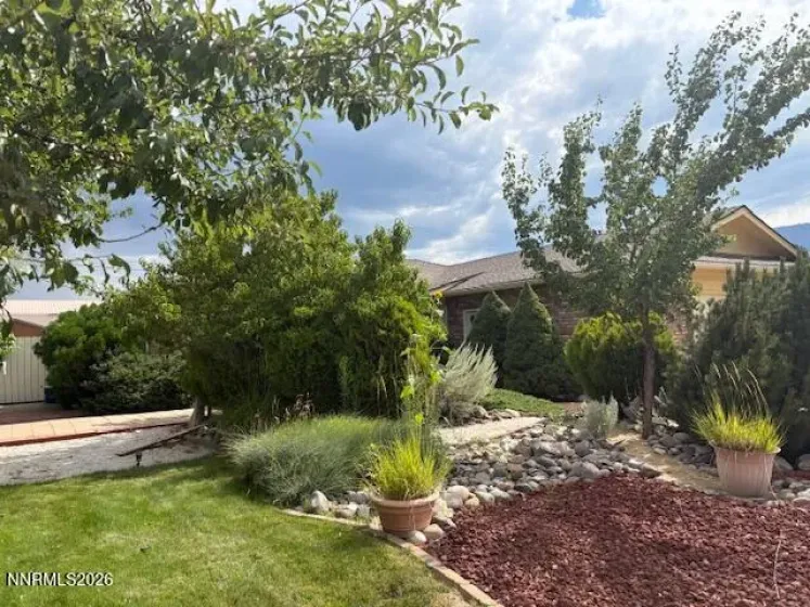 605 Ivy, Carson City, Nevada 89703, 3 Bedrooms Bedrooms, ,2 BathroomsBathrooms,Residential,Residential,Ivy,0,260009282
