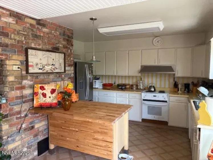 605 Ivy, Carson City, Nevada 89703, 3 Bedrooms Bedrooms, ,2 BathroomsBathrooms,Residential,Residential,Ivy,0,260009282