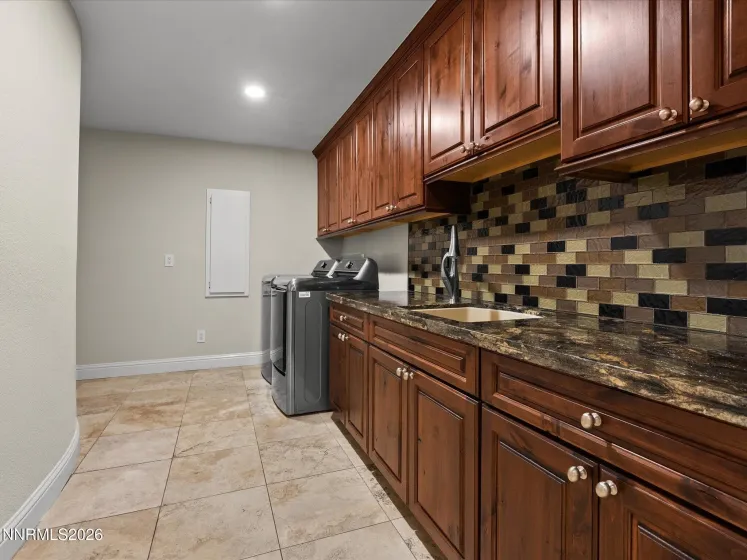 4040 Odile, Reno, Nevada 89511, 7 Bedrooms Bedrooms, ,7 BathroomsBathrooms,Residential,Residential,Odile,0,260009296
