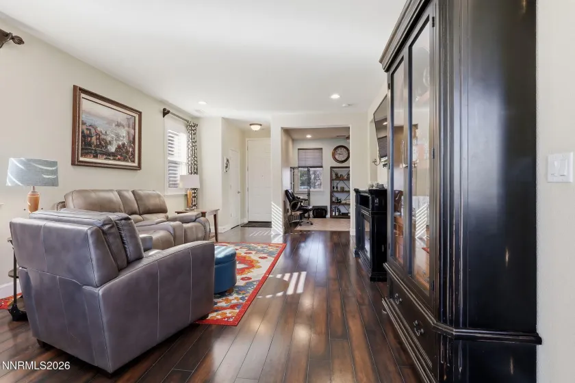 535 Pesaro, Reno, Nevada 89521, 3 Bedrooms Bedrooms, ,2 BathroomsBathrooms,Residential,Residential,Pesaro,0,260008575