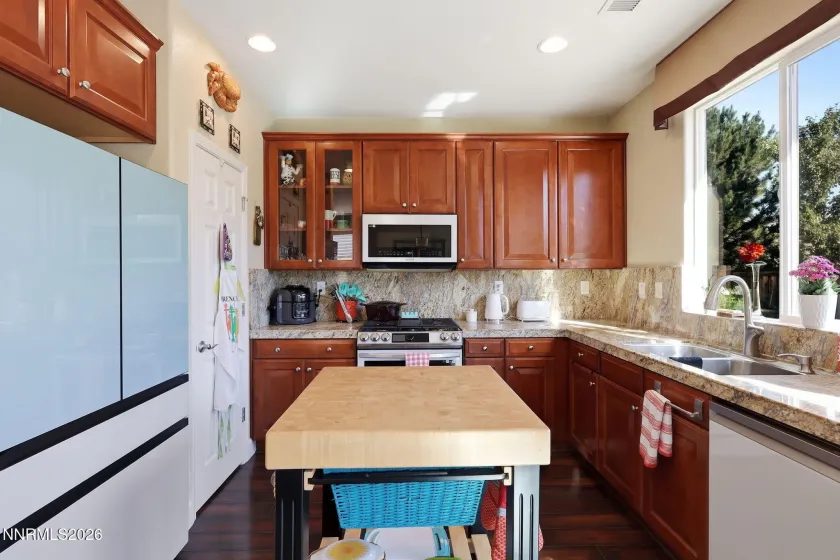 535 Pesaro, Reno, Nevada 89521, 3 Bedrooms Bedrooms, ,2 BathroomsBathrooms,Residential,Residential,Pesaro,0,260008575