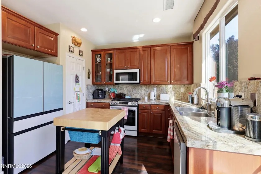 535 Pesaro, Reno, Nevada 89521, 3 Bedrooms Bedrooms, ,2 BathroomsBathrooms,Residential,Residential,Pesaro,0,260008575