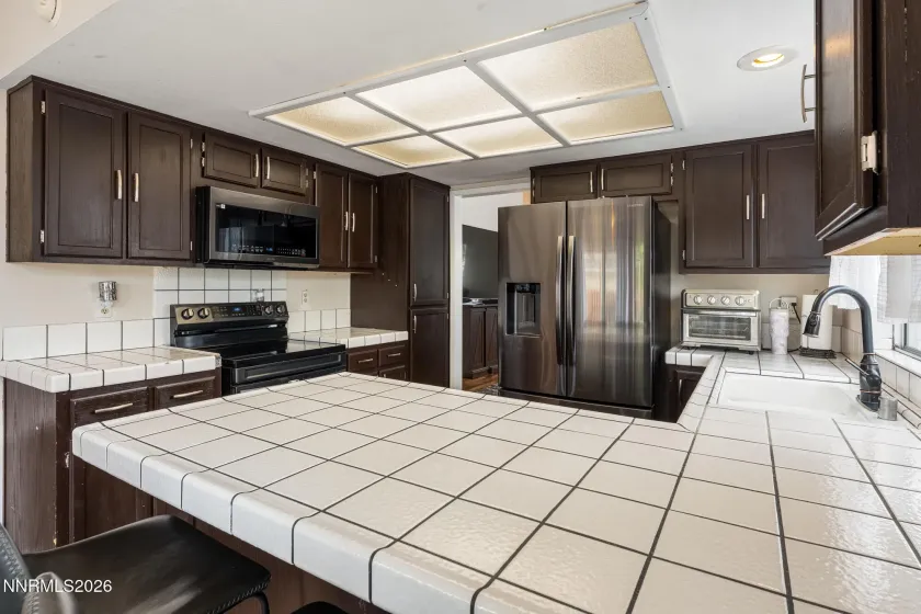 1717 Bluehaven, Sparks, Nevada 89434, 3 Bedrooms Bedrooms, ,2 BathroomsBathrooms,Residential,Residential,Bluehaven,0,260009286