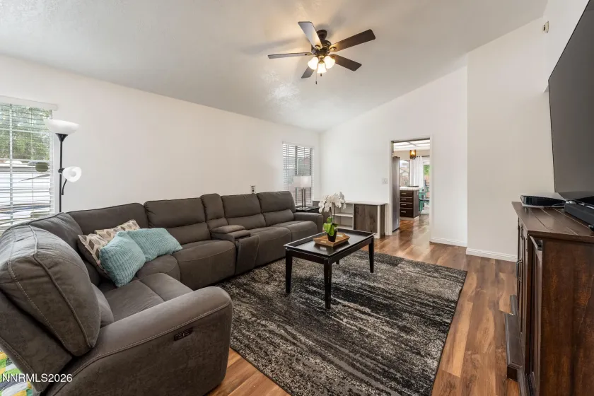 1717 Bluehaven, Sparks, Nevada 89434, 3 Bedrooms Bedrooms, ,2 BathroomsBathrooms,Residential,Residential,Bluehaven,0,260009286