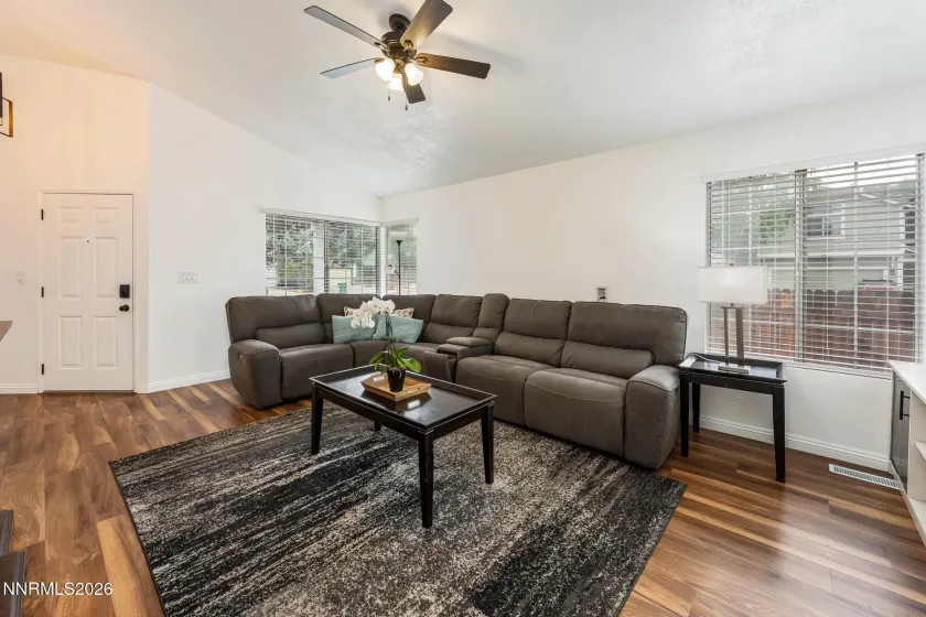 1717 Bluehaven, Sparks, Nevada 89434, 3 Bedrooms Bedrooms, ,2 BathroomsBathrooms,Residential,Residential,Bluehaven,0,260009286