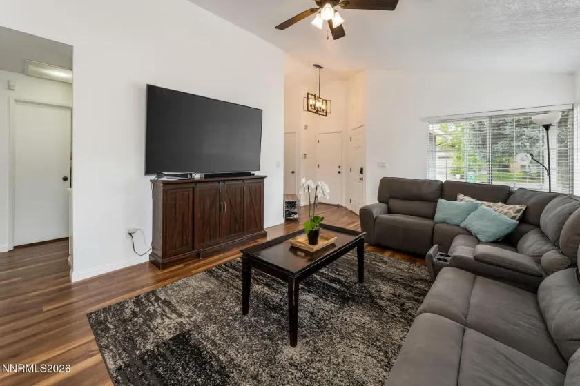 1717 Bluehaven, Sparks, Nevada 89434, 3 Bedrooms Bedrooms, ,2 BathroomsBathrooms,Residential,Residential,Bluehaven,0,260009286