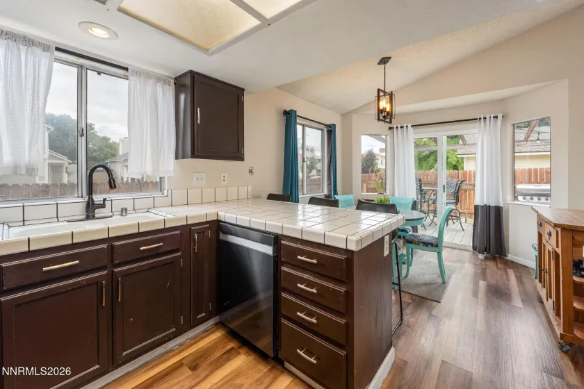 1717 Bluehaven, Sparks, Nevada 89434, 3 Bedrooms Bedrooms, ,2 BathroomsBathrooms,Residential,Residential,Bluehaven,0,260009286