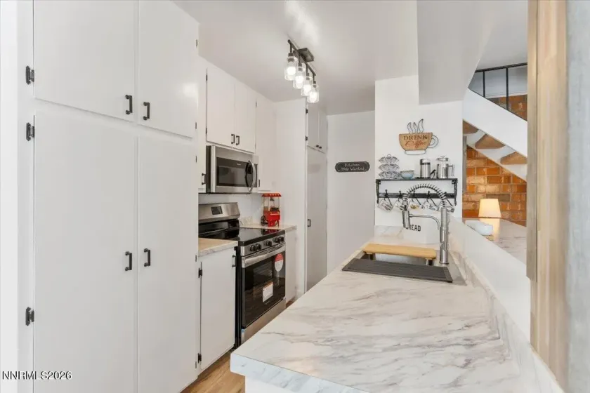 4951 Neil, Reno, Nevada 89502, 2 Bedrooms Bedrooms, ,1 BathroomBathrooms,Residential,Residential,Neil,0,260009298
