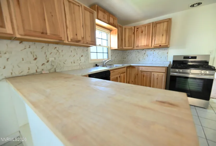 1630 Elmhurst, Lovelock, Nevada 89419, 3 Bedrooms Bedrooms, ,2 BathroomsBathrooms,Residential,Residential,Elmhurst,0,260009300