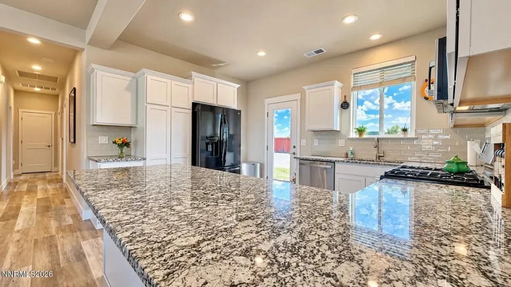 17848 Davis Meadow, Reno, Nevada 89508, 3 Bedrooms Bedrooms, ,2 BathroomsBathrooms,Residential,Residential,Davis Meadow,0,260009315