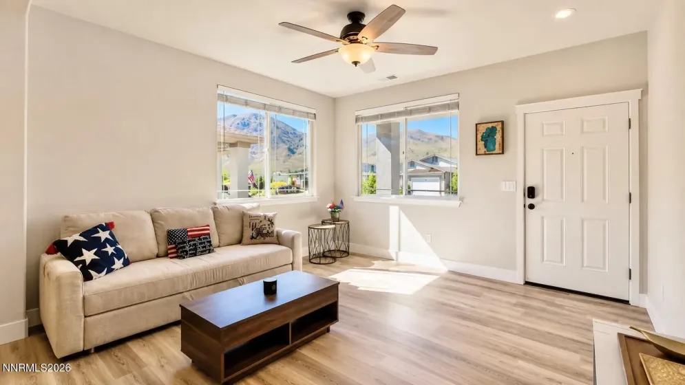 17848 Davis Meadow, Reno, Nevada 89508, 3 Bedrooms Bedrooms, ,2 BathroomsBathrooms,Residential,Residential,Davis Meadow,0,260009315