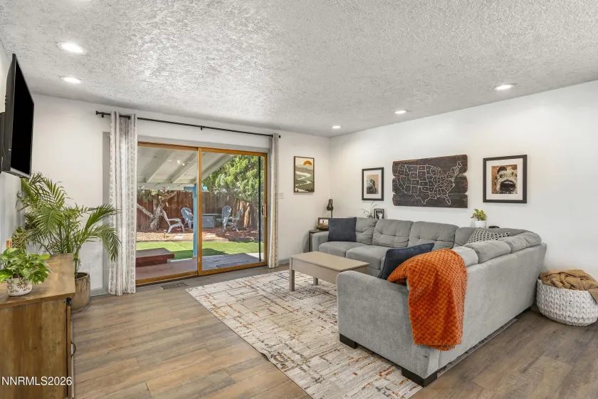 120 Emerson, Sparks, Nevada 89431, 3 Bedrooms Bedrooms, ,2 BathroomsBathrooms,Residential,Residential,Emerson,0,260009330