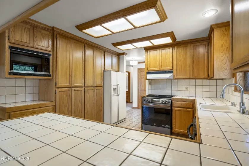 1151 Cary Creek, Gardnerville, Nevada 89460, 4 Bedrooms Bedrooms, ,3 BathroomsBathrooms,Residential,Residential,Cary Creek,0,260009333