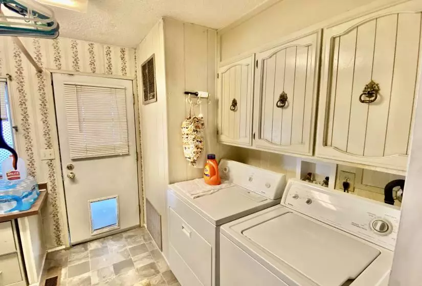 141 Trojan Lane, Carson City, Nevada 89706, 2 Bedrooms Bedrooms, 8 Rooms Rooms,2 BathroomsBathrooms,Manufactured,Residential,Trojan,220011572