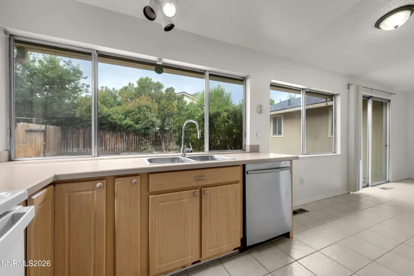 1101 Alta Vista, Sparks, Nevada 89434, 3 Bedrooms Bedrooms, ,2 BathroomsBathrooms,Residential,Residential,Alta Vista,0,260009339