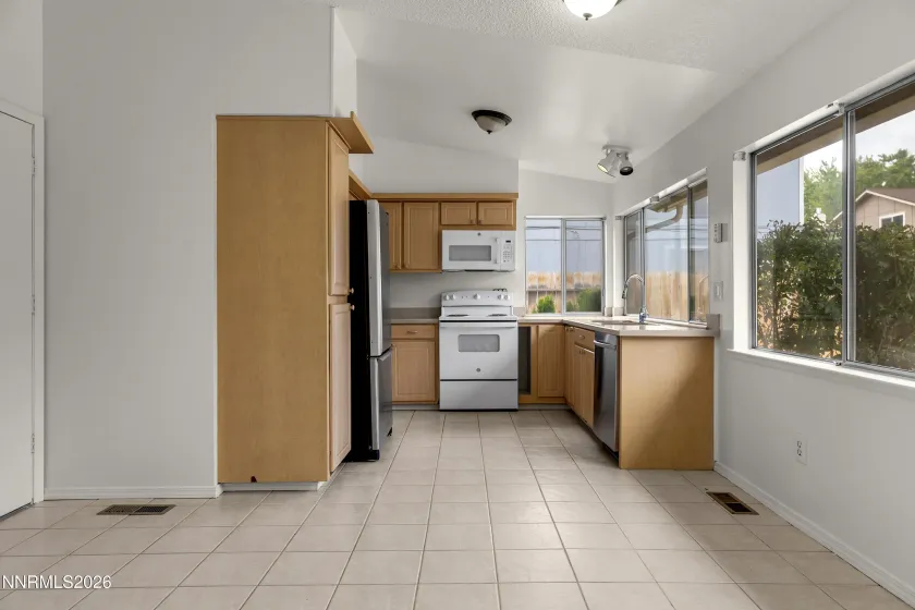 1101 Alta Vista, Sparks, Nevada 89434, 3 Bedrooms Bedrooms, ,2 BathroomsBathrooms,Residential,Residential,Alta Vista,0,260009339