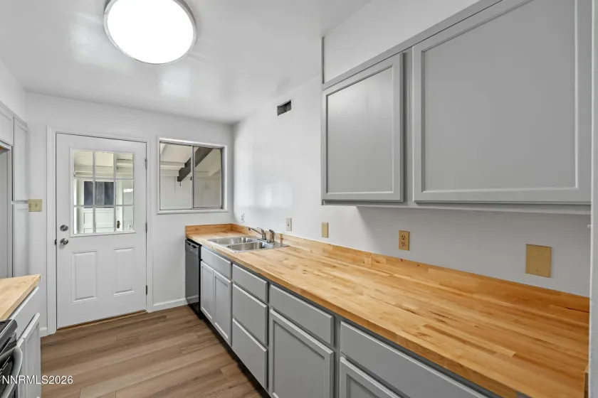 11793 Green Mountain, Reno, Nevada 89506, 3 Bedrooms Bedrooms, ,1 BathroomBathrooms,Residential,Residential,Green Mountain,0,260009360