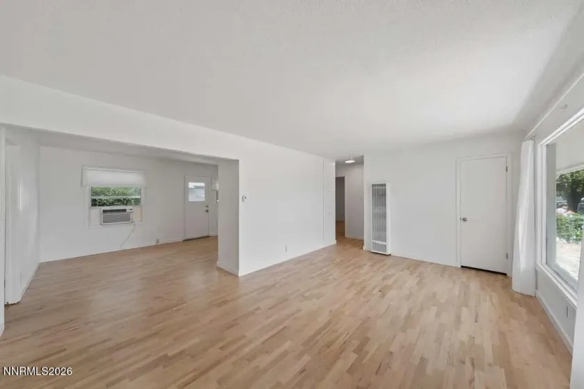 530 H, Sparks, Nevada 89431, 2 Bedrooms Bedrooms, ,1 BathroomBathrooms,Residential,Residential,H,0,260009371