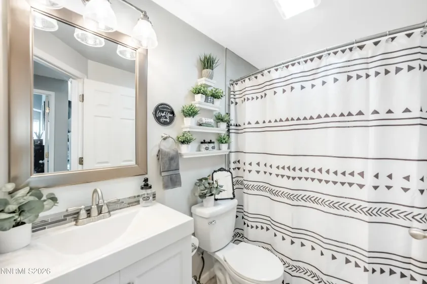 4319 Titan, Sparks, Nevada 89436, 3 Bedrooms Bedrooms, ,2 BathroomsBathrooms,Residential,Residential,Titan,0,260009374