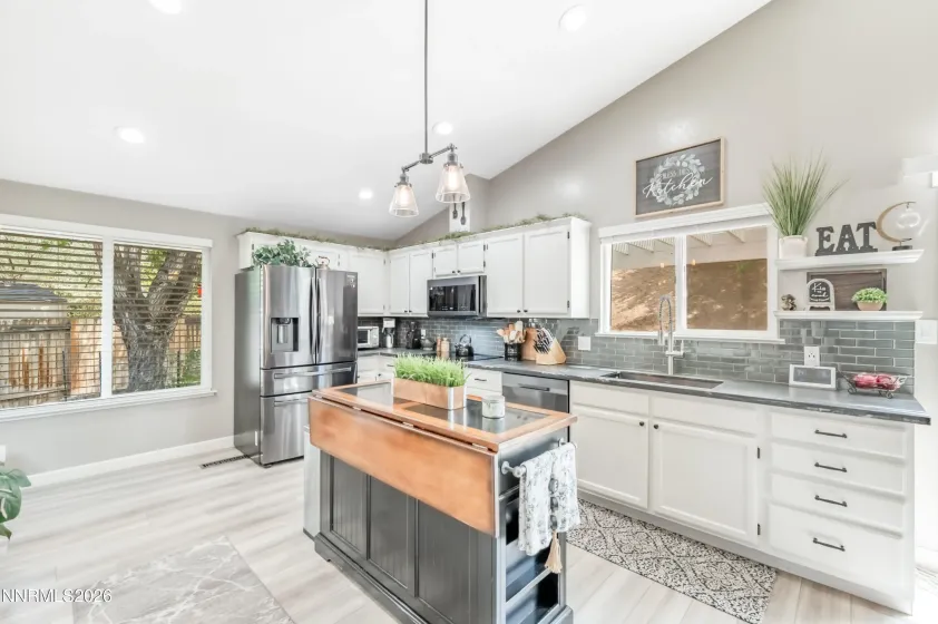 4319 Titan, Sparks, Nevada 89436, 3 Bedrooms Bedrooms, ,2 BathroomsBathrooms,Residential,Residential,Titan,0,260009374