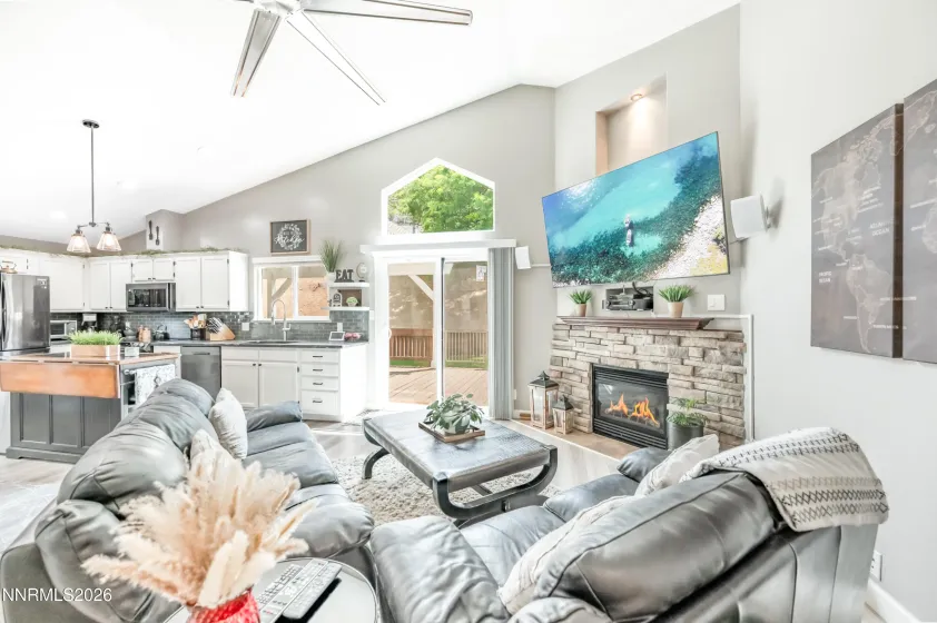 4319 Titan, Sparks, Nevada 89436, 3 Bedrooms Bedrooms, ,2 BathroomsBathrooms,Residential,Residential,Titan,0,260009374