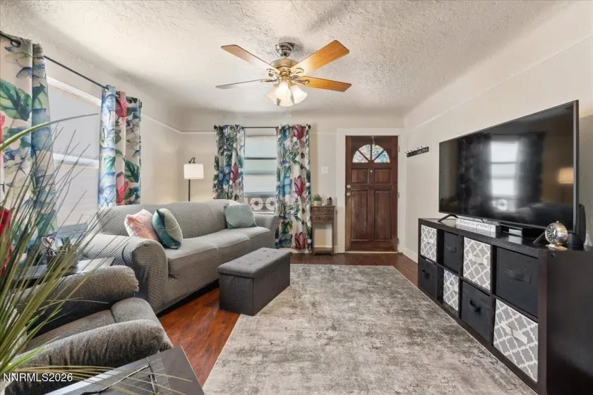 325 5th, Sparks, Nevada 89431, 2 Bedrooms Bedrooms, ,1 BathroomBathrooms,Residential,Residential,5th,0,260009382