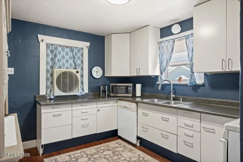 325 5th, Sparks, Nevada 89431, 2 Bedrooms Bedrooms, ,1 BathroomBathrooms,Residential,Residential,5th,0,260009382