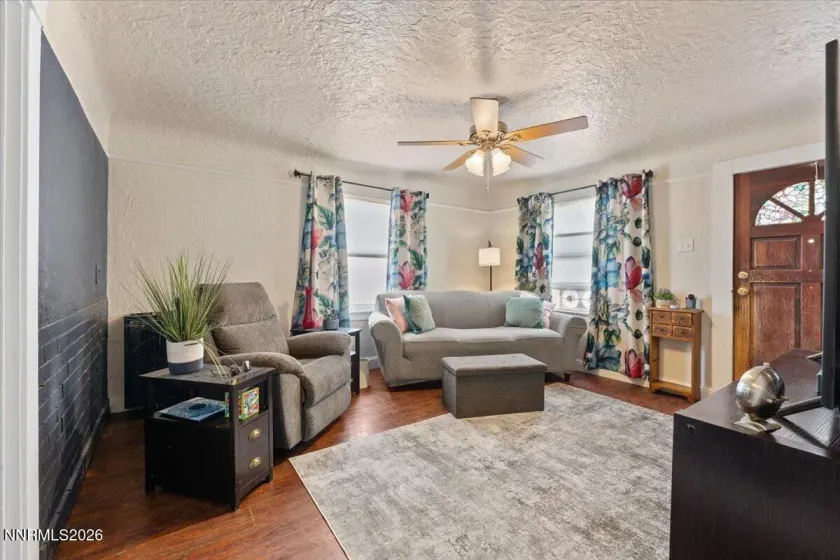 325 5th, Sparks, Nevada 89431, 2 Bedrooms Bedrooms, ,1 BathroomBathrooms,Residential,Residential,5th,0,260009382