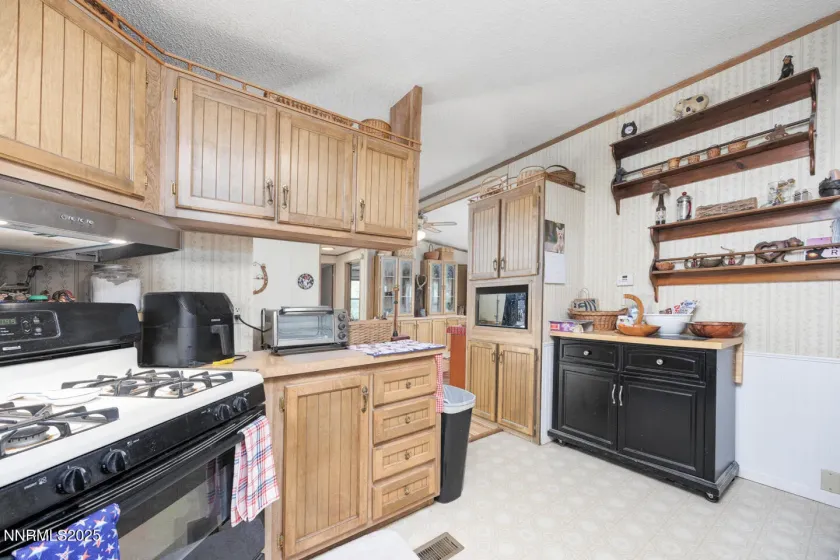 1095 7th, Silver Springs, Nevada 89429, 3 Bedrooms Bedrooms, ,2 BathroomsBathrooms,Residential,Residential,7th,0,260009385