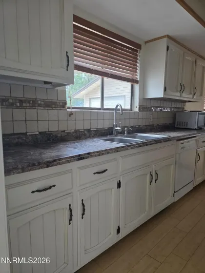 140 Aurora, Hawthorne, Nevada 89415, 4 Bedrooms Bedrooms, ,2 BathroomsBathrooms,Residential,Residential,Aurora,0,260009402