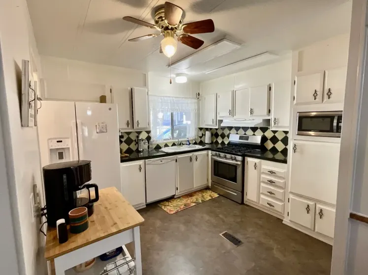 194 Daggett Drive, Reno, Nevada 89511, 2 Bedrooms Bedrooms, 12 Rooms Rooms,2 BathroomsBathrooms,Manufactured,Residential,Daggett,0,260009409