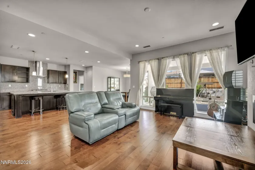 4747 Chromium, Sparks, Nevada 89436, 3 Bedrooms Bedrooms, ,3 BathroomsBathrooms,Residential,Residential,Chromium,0,260009411