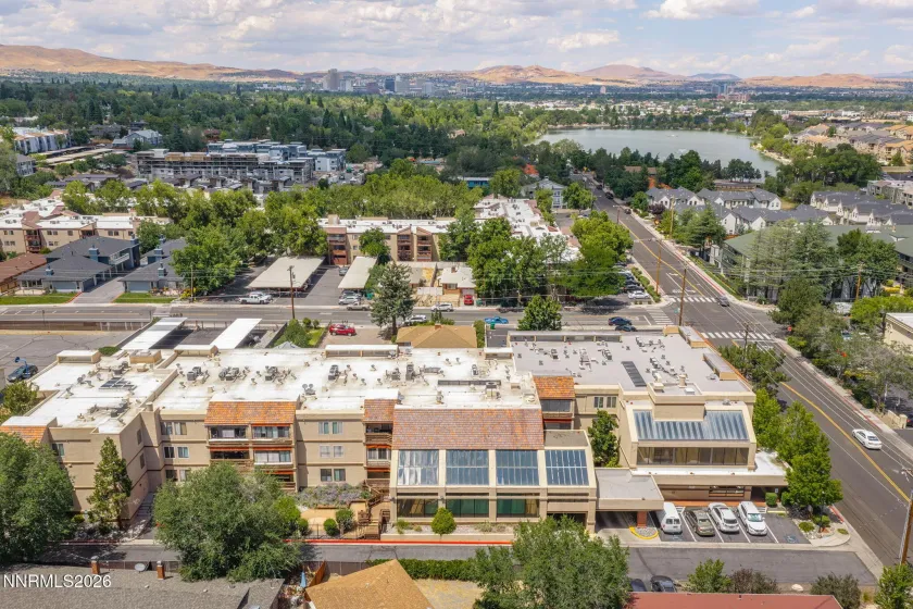 3095 Lakeside, Reno, Nevada 89509, 2 Bedrooms Bedrooms, ,2 BathroomsBathrooms,Residential,Residential,Lakeside,0,260009412