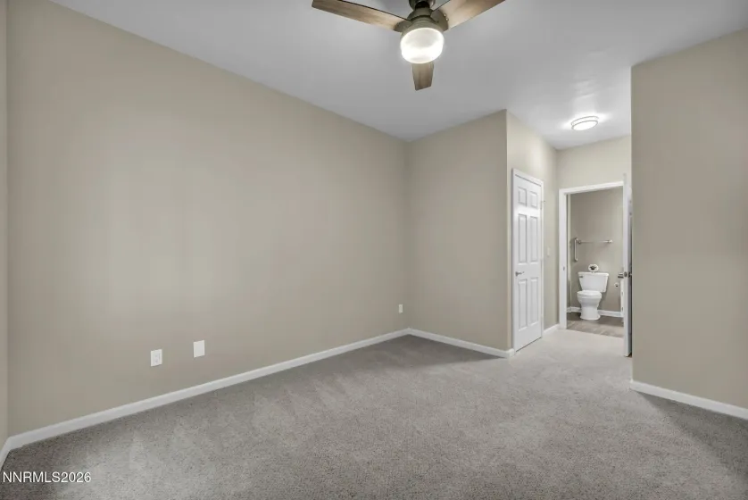 Secondary Bedroom – Comfortable secondary bedroom featuring a welcoming layout with natural light and versatile space for guests or family.