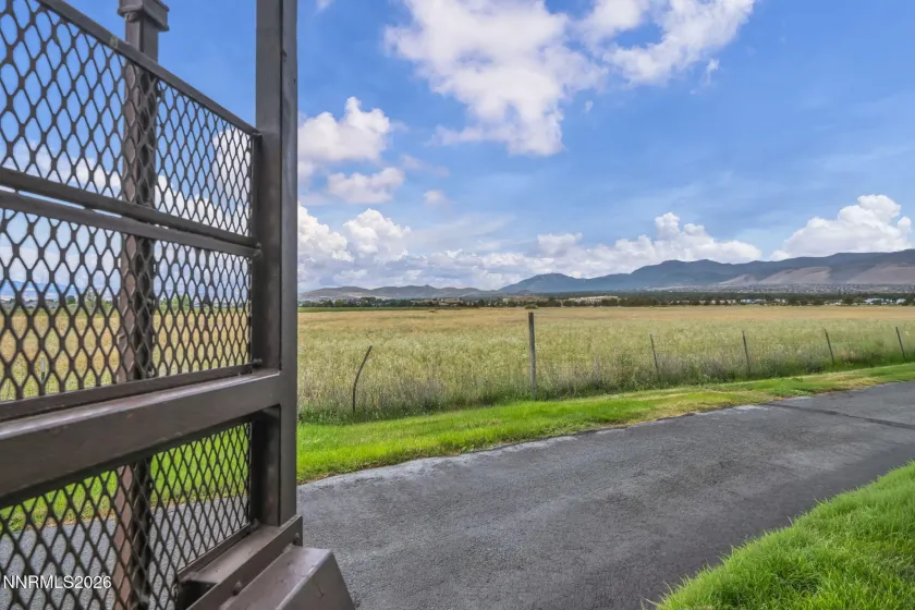 Walking Trail Access – Convenient gate access to the walking trail located just outside the back of the condo, offering easy enjoyment of the surrounding outdoors.