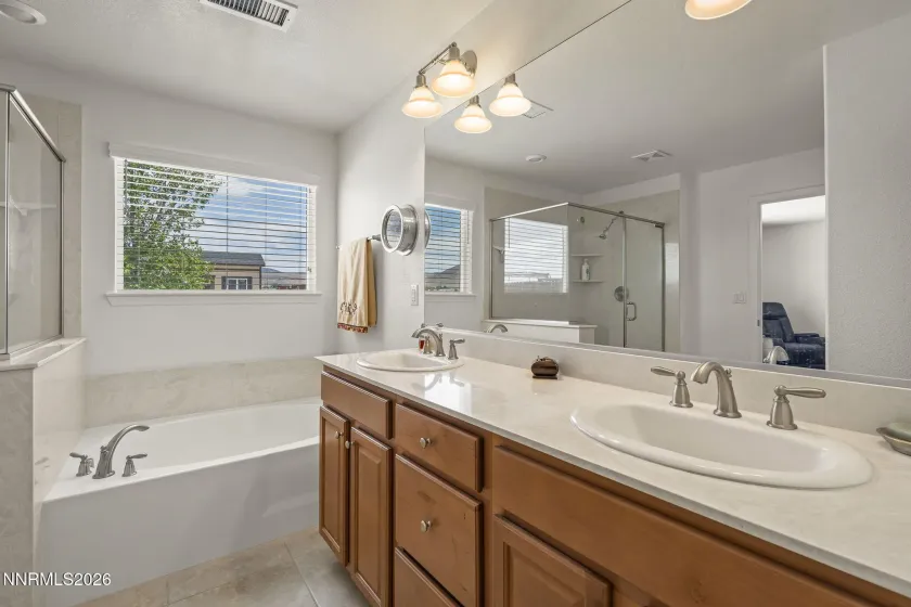 742 Mallard Crest, Sparks, Nevada 89441, 4 Bedrooms Bedrooms, ,2 BathroomsBathrooms,Residential,Residential,Mallard Crest,0,260009425