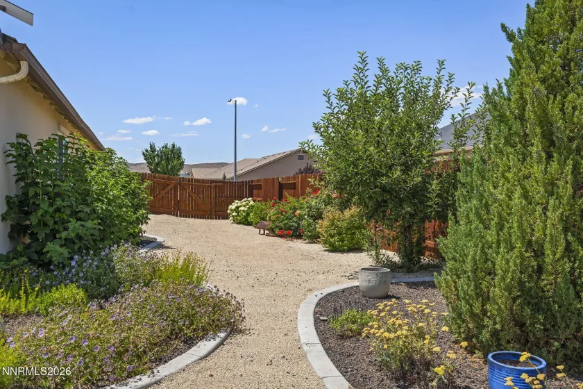 742 Mallard Crest, Sparks, Nevada 89441, 4 Bedrooms Bedrooms, ,2 BathroomsBathrooms,Residential,Residential,Mallard Crest,0,260009425