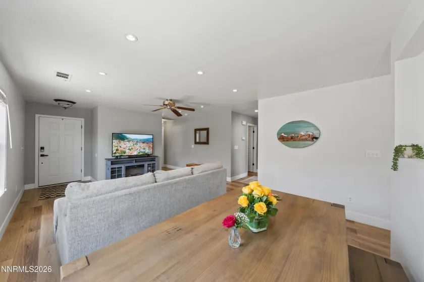 1277 Lullabrooke, Sparks, Nevada 89436, 3 Bedrooms Bedrooms, ,2 BathroomsBathrooms,Residential,Residential,Lullabrooke,0,260009428