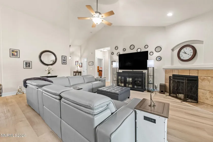 livingroom from kitchen